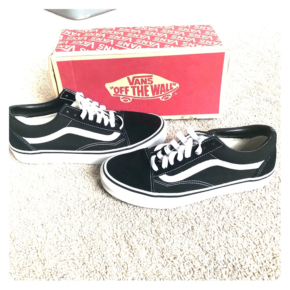 Old Skool black/white Vans - barely worn